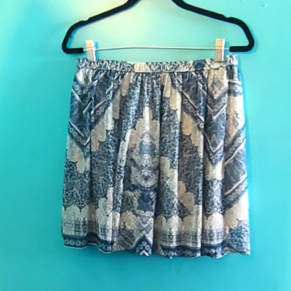 BEAUTIFUL Flowy Hollister Skirt Sz Large